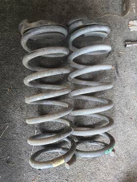 22076929 Cadillac 22476929 1992-2002 Eldorado Rear Coil Spring Set Used Oem 22076929 Cadillac 22476929 1992-2002 Eldorado Rear Coil Spring Set Used Oem