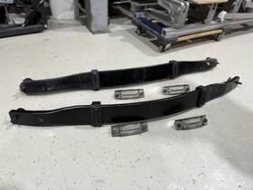25962574 Chevrolet 2005-2013 Z51 Package Leaf Spring Set With Hold Down Brackets And Bolts
