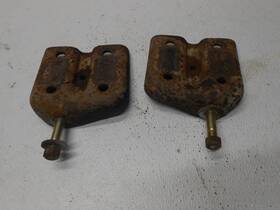 Smitley-334-11-892 Chevrolet 1998 S10 Rear Shock Bracket Lower Leaf Spring Set