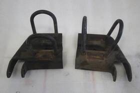 518.gm8301 Chevrolet Truck 1998 1999 2000 2001 2002 Blazer Leaf Spring Shackle Brackets Pair 4xx4