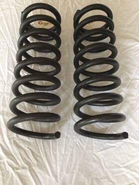 C8zz-5310-c Ford This Is A Set Of Nos Mustang Frt Coil Springs 1967-72 Part#