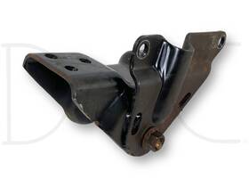 F81a-5341 Ford 99-00 F250 F350 4x4 Lh Left Driver Front Leaf Spring Hanger Oem