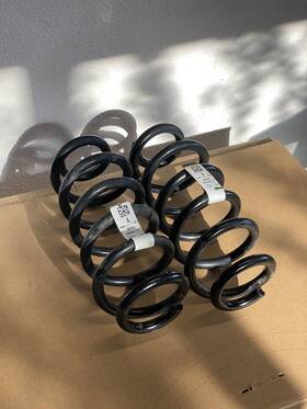 Lx615560nmd Ford 2020-2023 Escape Awd Rear Right And Left Suspension Coil Spring Set Of 2 Oem