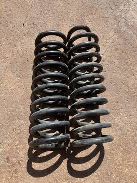 Ford Mc820 F-5310-7 Truck Bronco 1975-1996 F100 F150 Front Coil Springs Pair