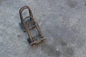 518.fd8k01 Ford Truck 1999 2000 2001 2002 2003 F150 Leaf Spring Shackles Brackets Pair