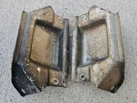 14048914 General Motors Lt And Rt Front Mono-spring Retainer Bracket Cover Shields 1984 Corvette Gm Oem