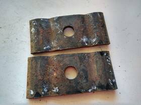 15030255 Gm Oem U Bolt Spacer Plate Set 99-06 Silverado Sierra 96-14 Express 1500