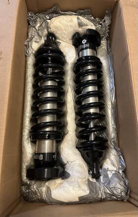 58615 Icon Vehicle Dynamics Ext Travel 2.5 Coil Overs Toyota 96-04 Tacoma / 96-02 4runner Shocks