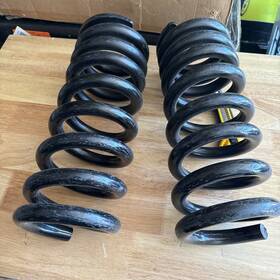 Moog 080066174105 Cc650 Coil Spring Set Front For Select 88-97 Chevrolet Gmc Models