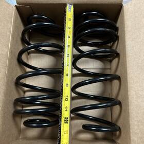 Moog 080066442358 Coil Spring Set Cc81063 New. Free Shipping
