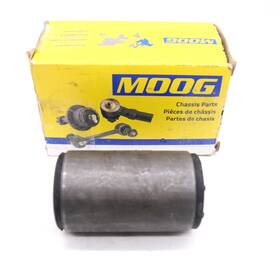 Sb349 Moog Front Leaf Spring Shackle Bushing Ford F-250 F-350 4wd 1980-1997