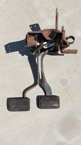 Ppw22806 Mopar Performance 67-76 A-body 4-speed Clutch/brake Pedals- Dodge Dart Demon Plymouth Duster