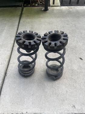 550206ga0a Nissan 2009-2020 370z Rear Coil Spring With Upper Insulators Oem Set