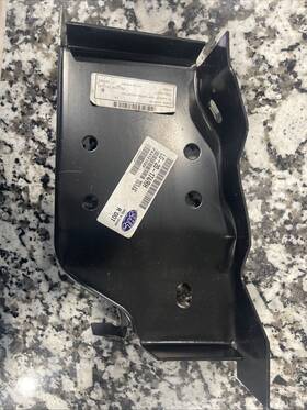 Mm8306 Oer Challenger Front Leaf Spring Mount Bracket