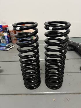 212425 Triumph Gt6 Original Front Suspension Coil Spring Set. Used. Kt531