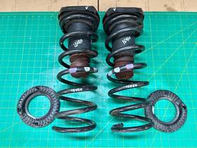31406355 Volvo 11-18 S60 Fwd Rear Suspension Right Left Coil Spring Pair With Mount Set Oem